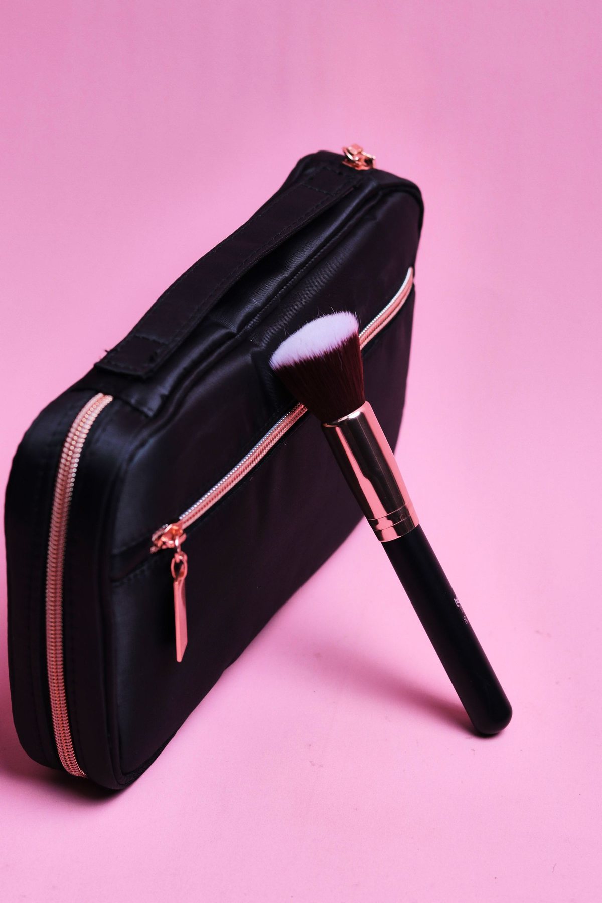 Cosmetic bag - zip pouch. PU or nylon, zip closure, wipe-clean lining
